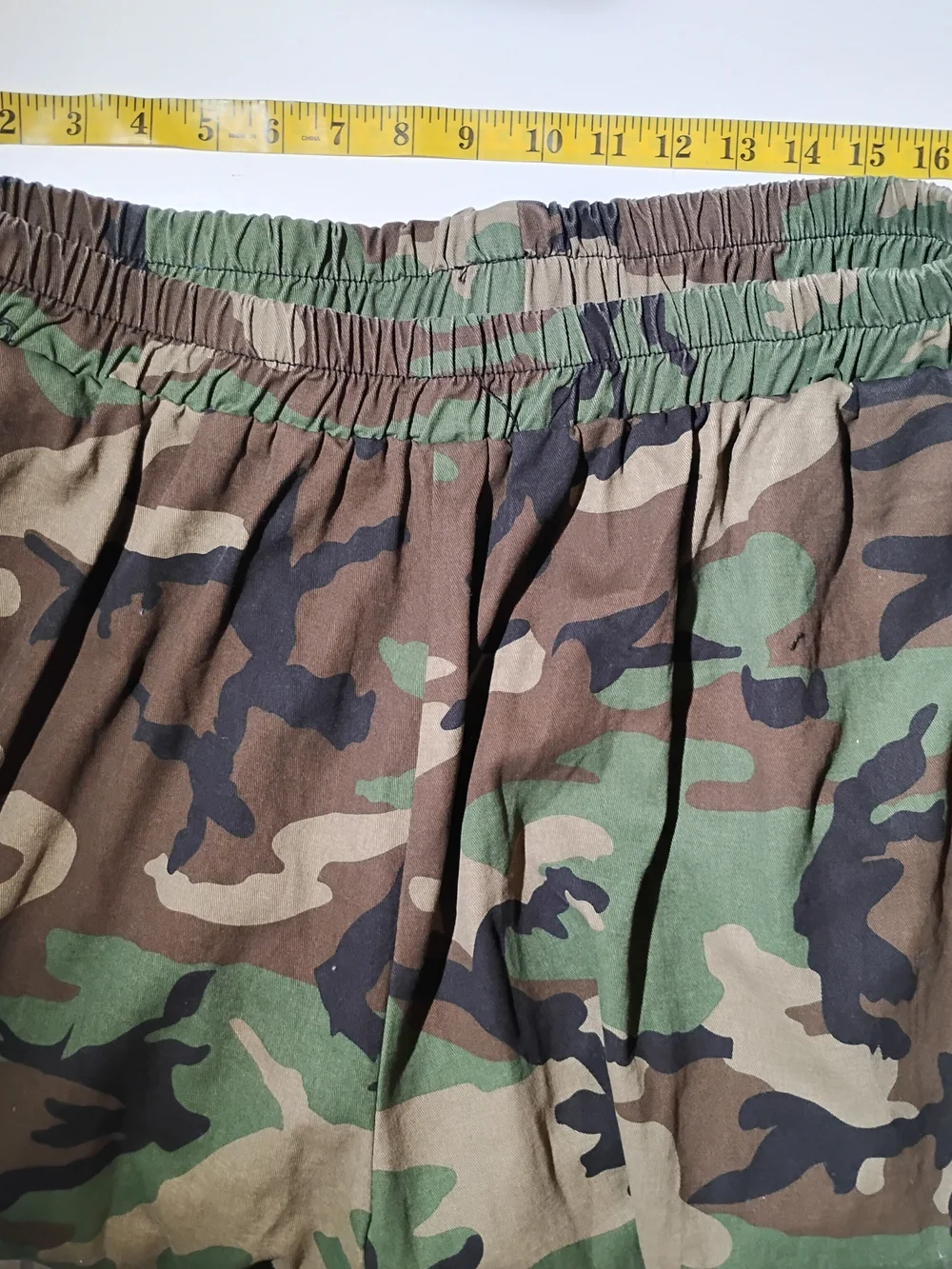 (Like New) XXL Men's Camo Elastic-Waist Pants - Green Camouflage